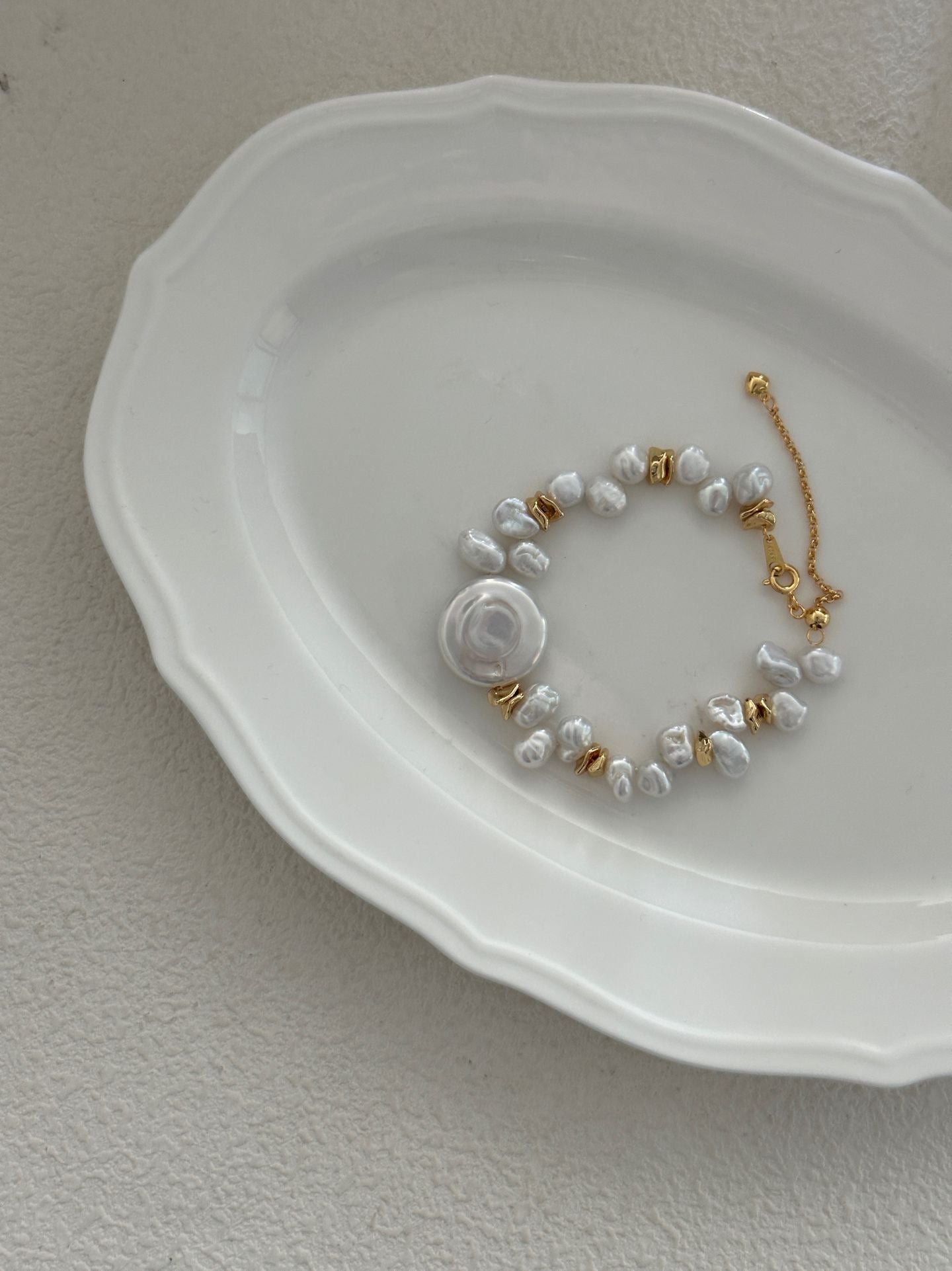 Keshi Baroque Pearl Bracelet | 18K Gold-Plated Silver Clasp & Gold-Plated Copper