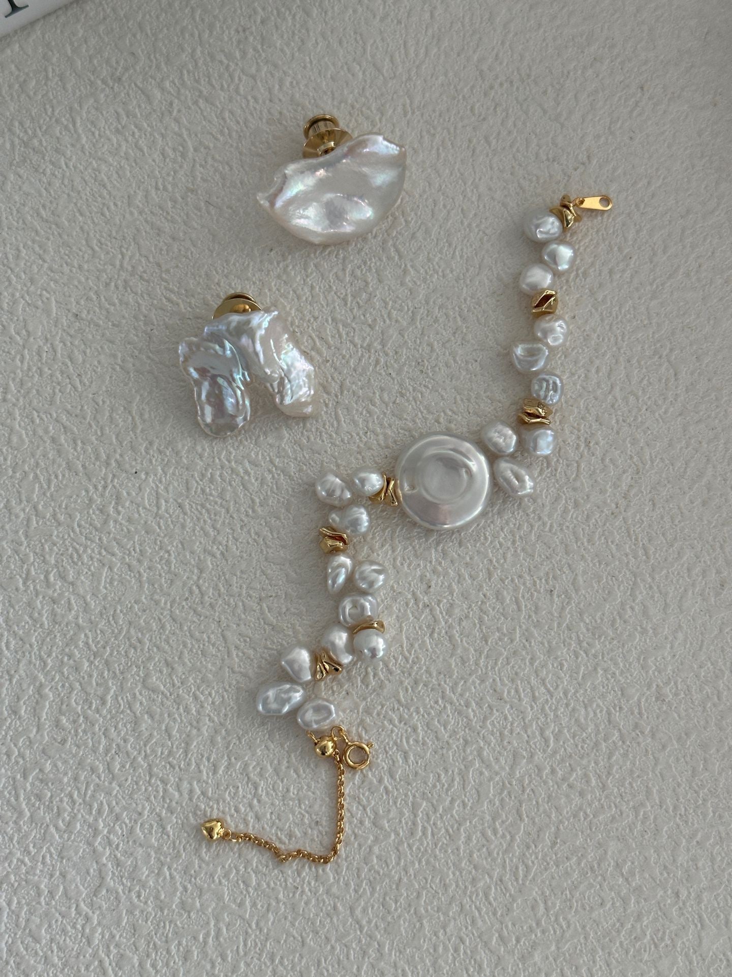 Keshi Baroque Pearl Bracelet | 18K Gold-Plated Silver Clasp & Gold-Plated Copper