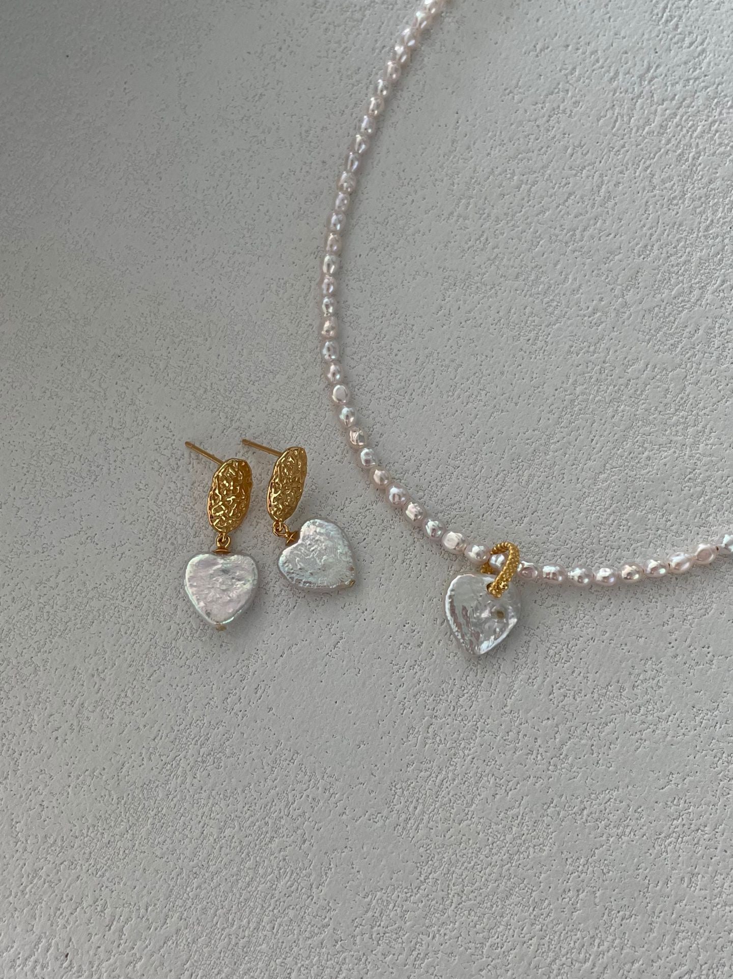 Sakura Pink Seed Bead Necklace with Detachable Heart-Shaped Baroque Pearl Pendant | 18K Gold Vermeil | 39+5cm Adjustable