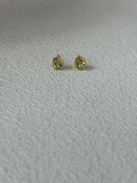 Natural Peridot Stud Earrings – High Clarity, Fine Cut – 18K Gold-Plated Sterling Silver