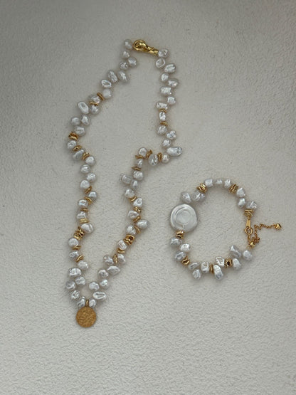 Keshi Baroque Pearl Bracelet | 18K Gold-Plated Silver Clasp & Gold-Plated Copper
