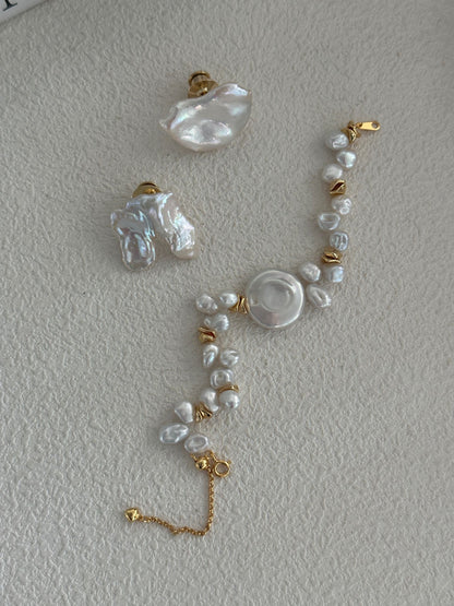 Keshi Baroque Pearl Bracelet | 18K Gold-Plated Silver Clasp & Gold-Plated Copper