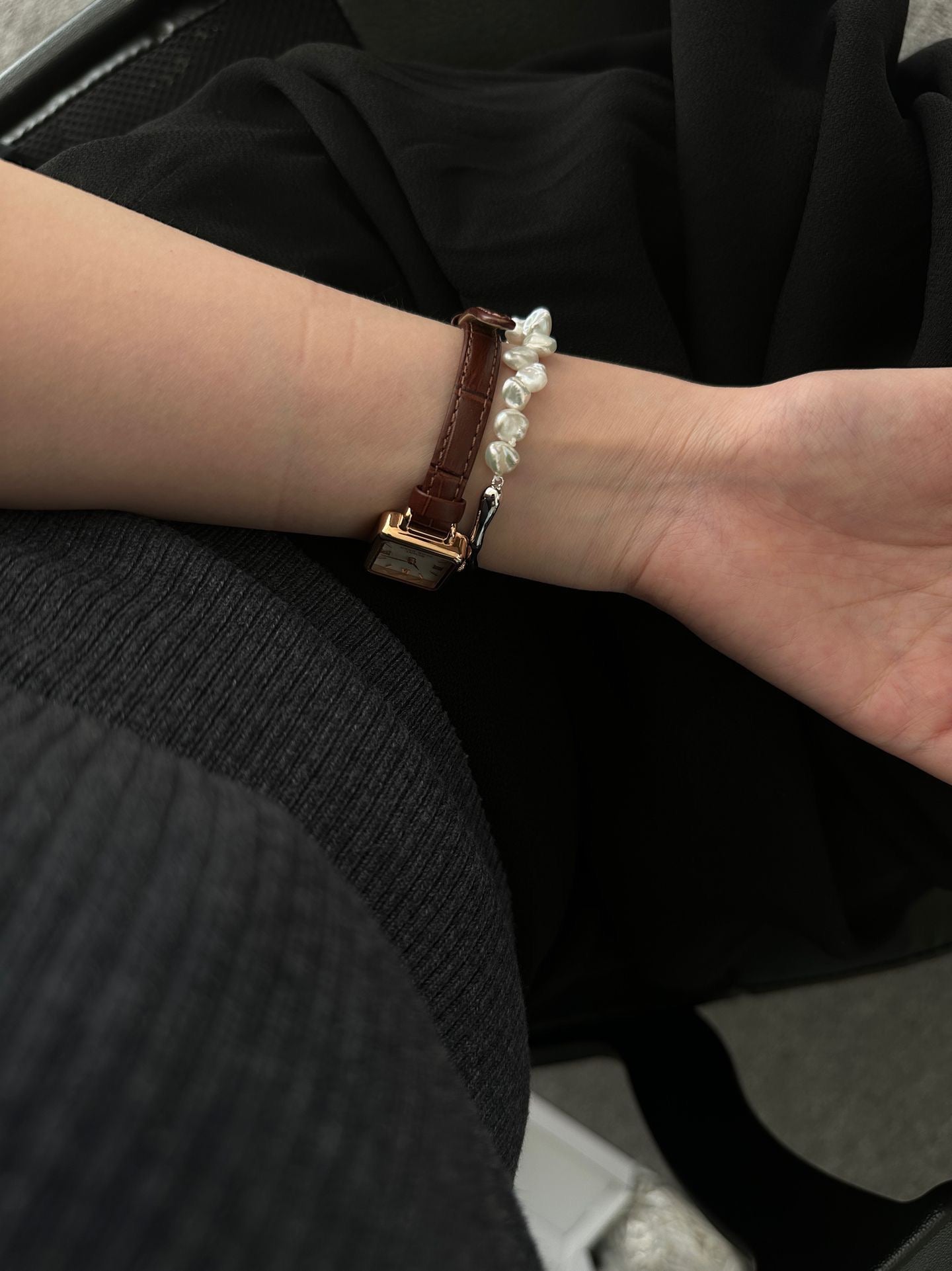 Baroque Pearl & White Gold-plated Silver Bangle Bracelet | Fixed Size | Elegant Minimalist Jewelry