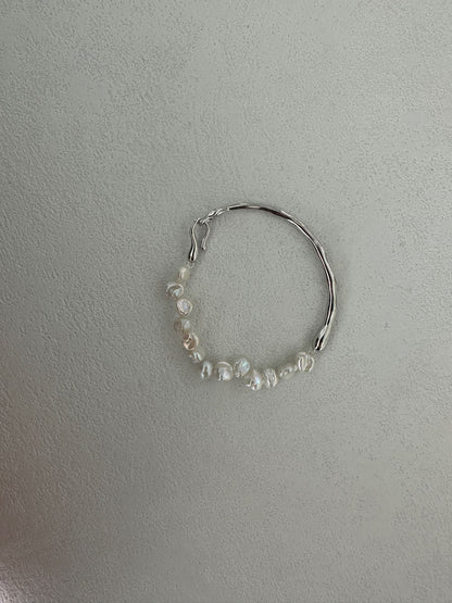Baroque Pearl & White Gold-plated Silver Bangle Bracelet | Fixed Size | Elegant Minimalist Jewelry
