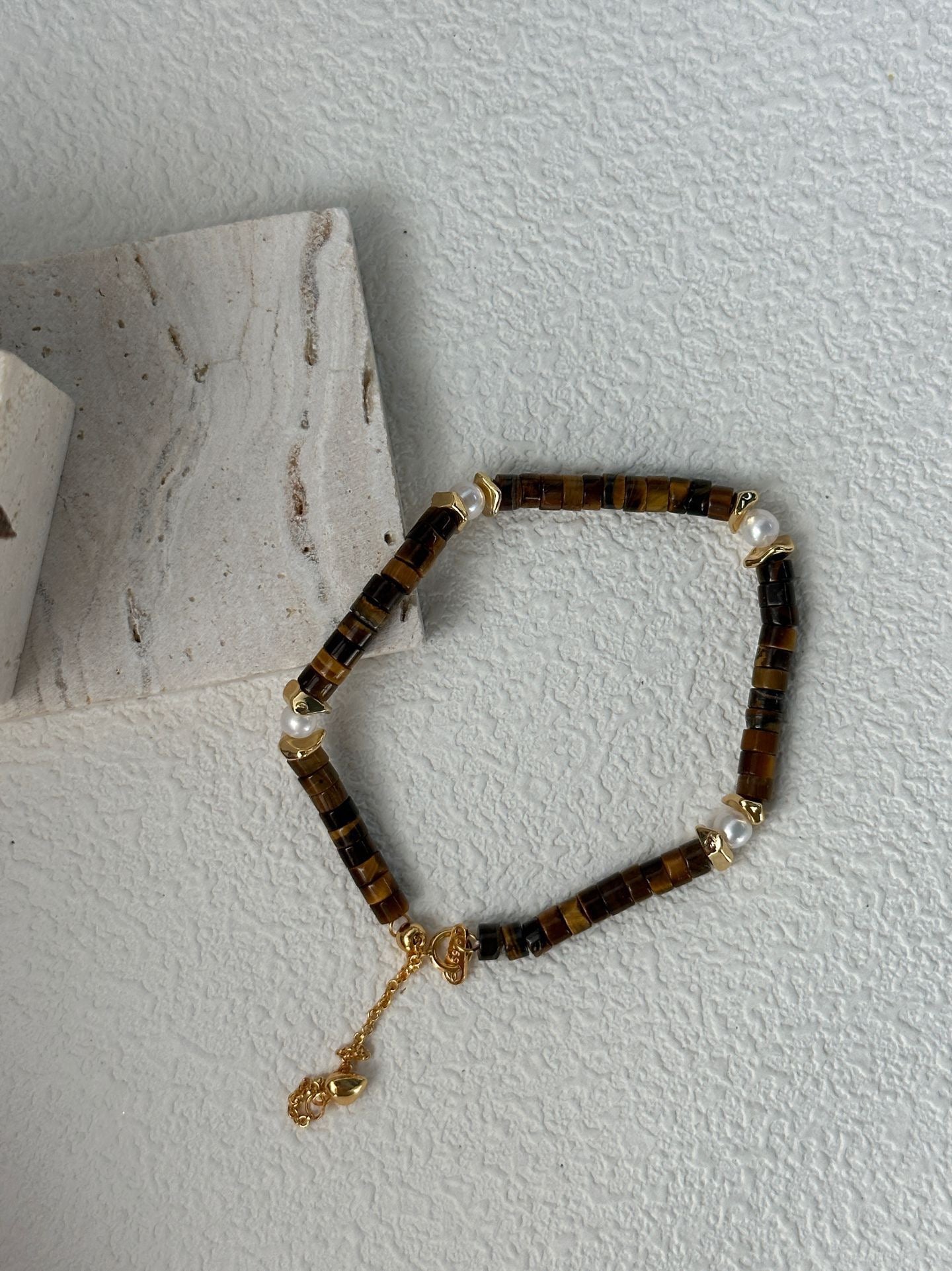 Caramel Tiger Eye & Pearl Bracelet | 14.5 + 5 cm Adjustable | Silver 18K Gold-Plated Clasp & Copper Gold-Plated Accents