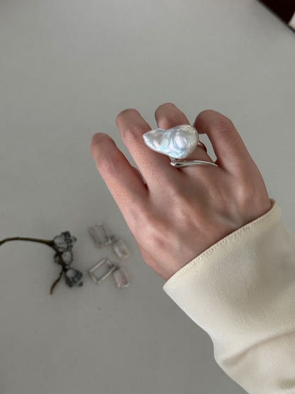 Blade-Edge Baroque Pearl Statement Ring · Adjustable S925 Silver