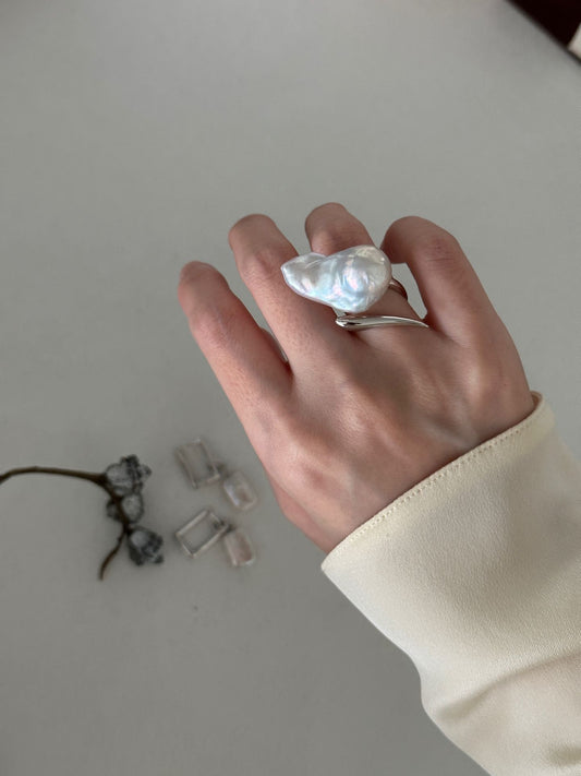 Blade-Edge Baroque Pearl Statement Ring · Adjustable S925 Silver